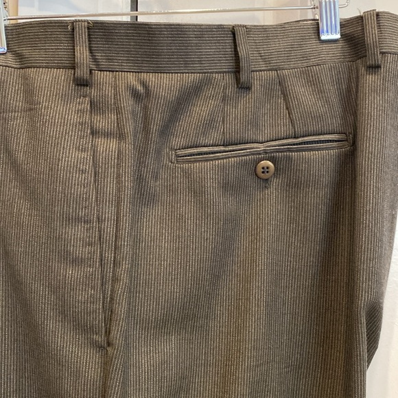 ZANELLA Men’s dark grey thin striped wool pants. Sz 38 waist and 28” inseam. - Picture 2 of 12